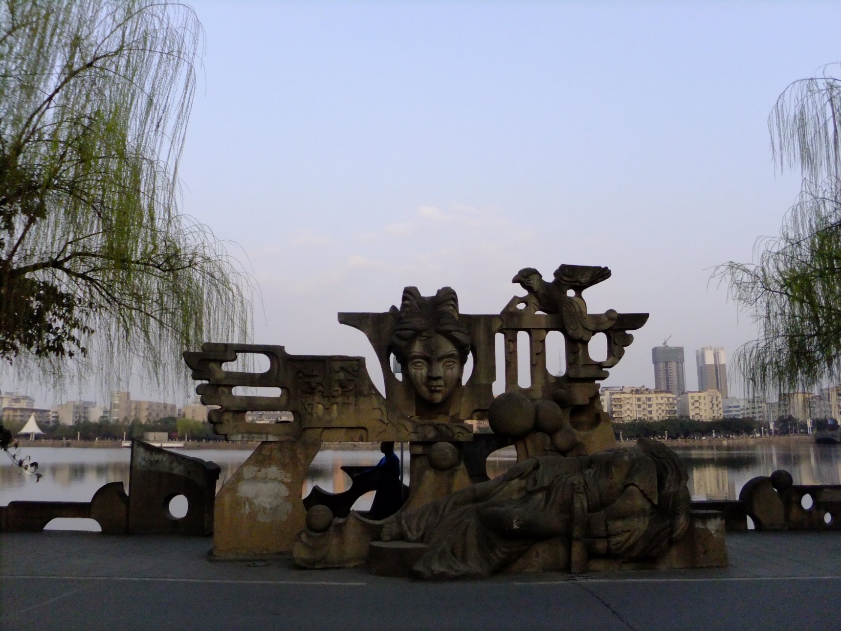 FUJIFILM FinePix F305EXR