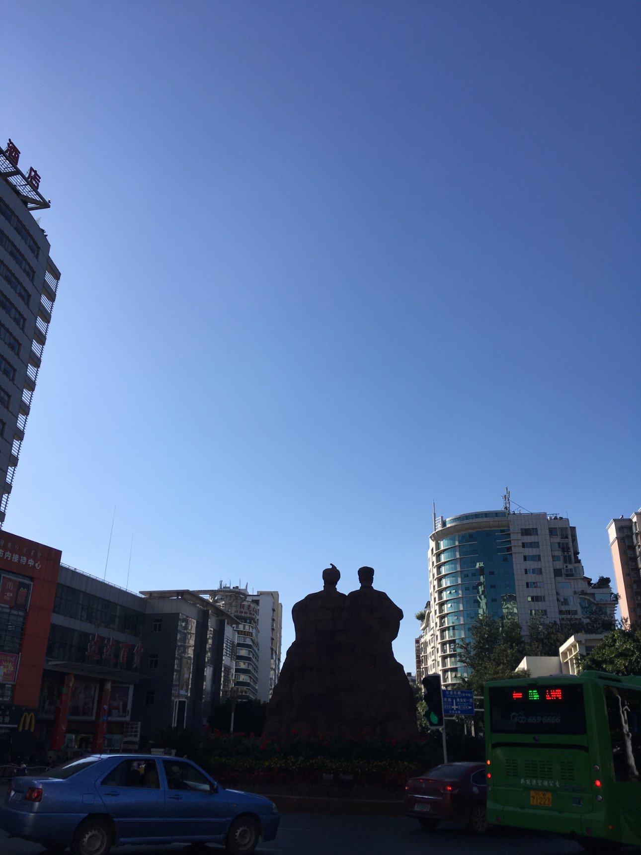 Apple iPhone SE iPhone SE back camera 4.15mm f/2.2