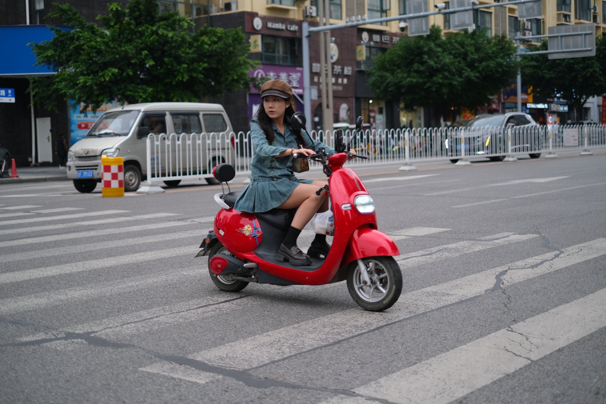 FUJIFILM X-E4