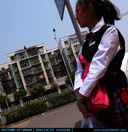 校服